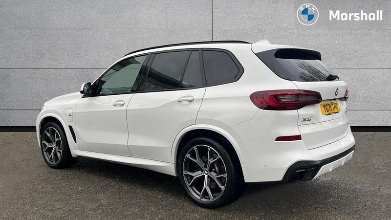 Second-hand BMW X5 M Sport 394 CP (289 kW) 2021 Alb SUV