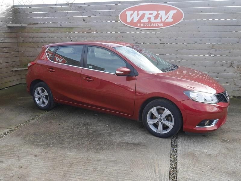 Used Nissan Pulsar Acenta 110 HP (80 kW) 2015 Red Hatchback