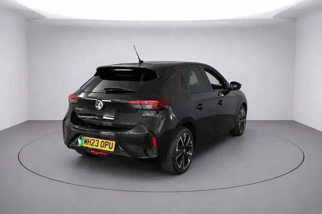 Używany Vauxhall Corsa-e 100 kW (136 KM) 2023 Czarny Hatchback