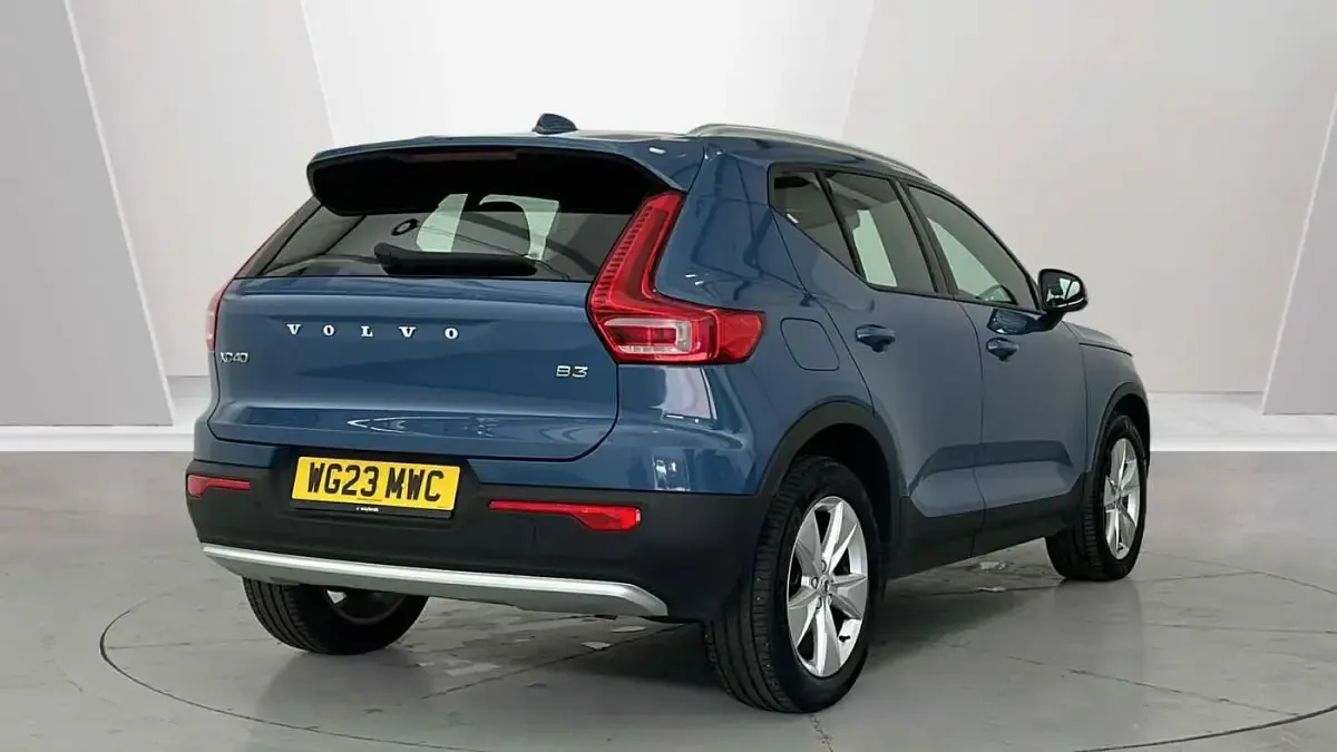 Used Volvo XC40 Core 161 HP (118 kW) 2023 Blue SUV