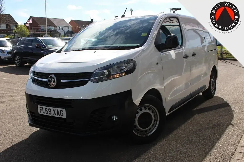 Used Vauxhall Vivaro Edition 100 HP (73 kW) 2019 White MPV