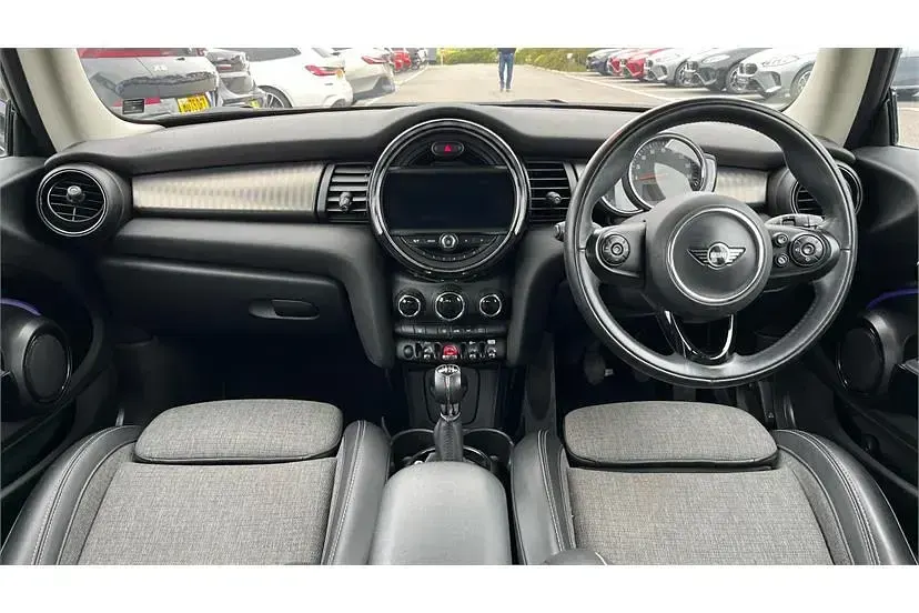 Used Mini Cooper Hatch 136 HP (100 kW) 2018 Blue Hatchback