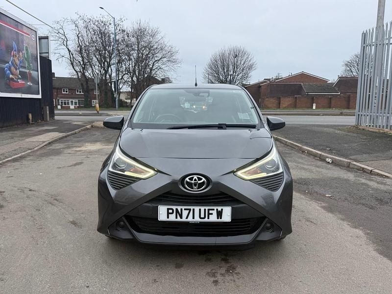 Used Toyota Aygo X-play 72 HP (52 kW) 2021 Grey Hatchback