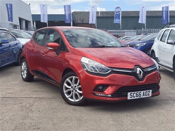 Glacier white Used 2016 Renault Clio IV Dynamique Hatchback | £6,995 (Fair price) - Image 1/1