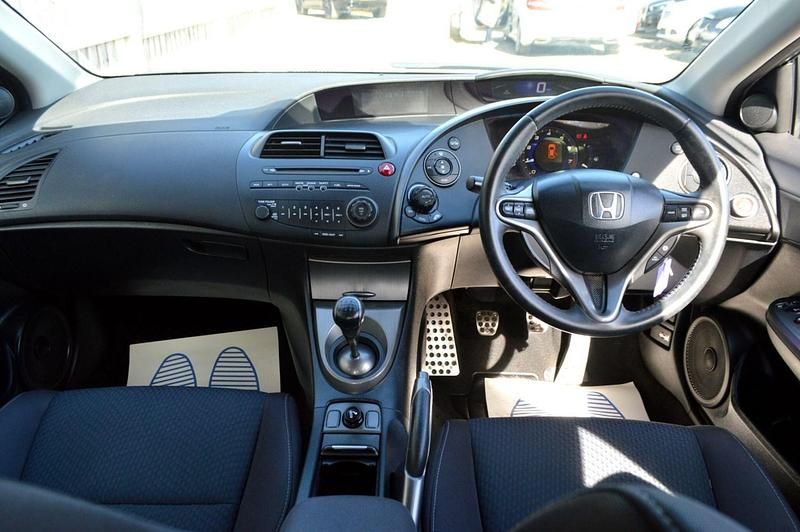 Used Honda Civic ES 140 HP (102 kW) 2009 Grey Hatchback