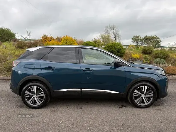 Second-hand Peugeot 3008 Allure 131 CP (96 kW) 2022 Albastru SUV