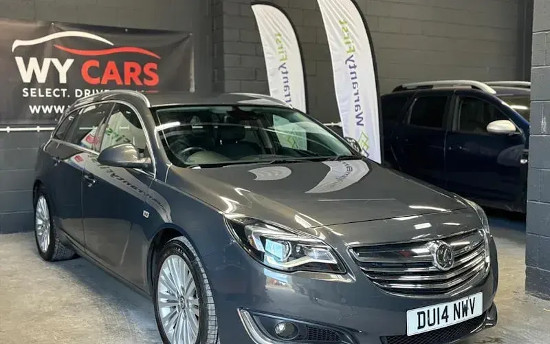 Used Vauxhall Insignia 140 HP (102 kW) 2015 Estate
