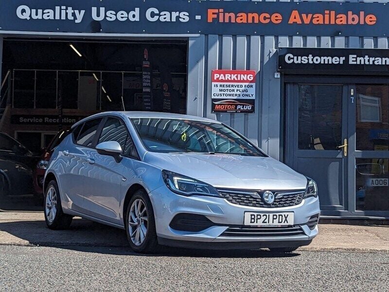 Silver Used 2021 Vauxhall Astra Business Edition Hatchback | £7,990 - Image 1/4