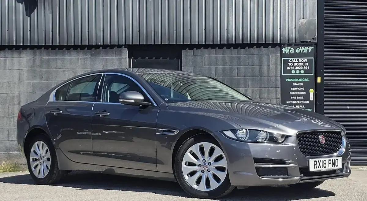 Used Jaguar XE Prestige 163 HP (119 kW) 2018 Grey Sedan