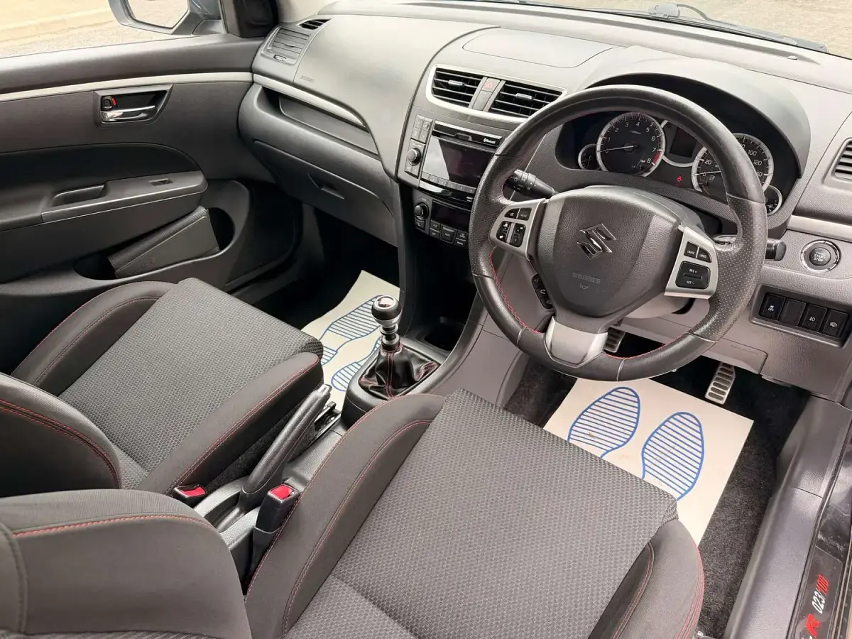 Usado Suzuki Swift Sport 136 HP (100 kW) 2013 Preto Citadino