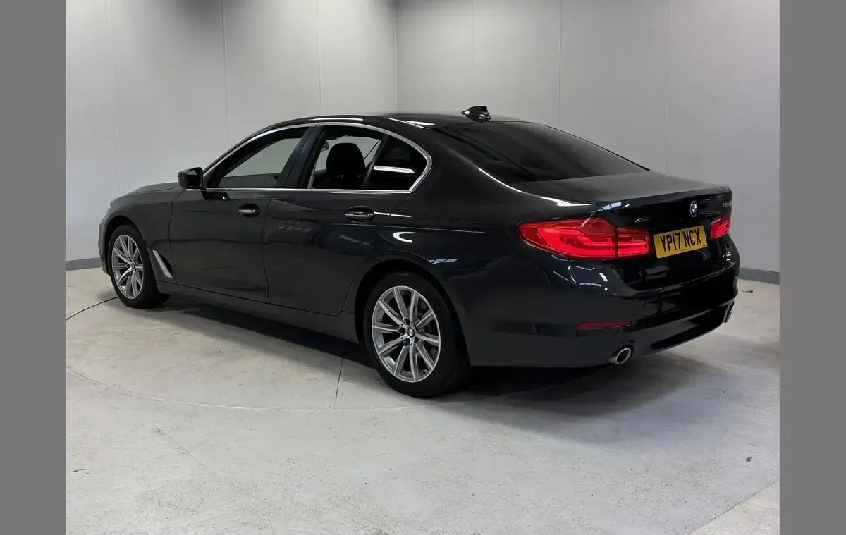 Używany BMW 520 Sport Line 187 KM (137 kW) 2017 Szary Sedan/Limuzyna