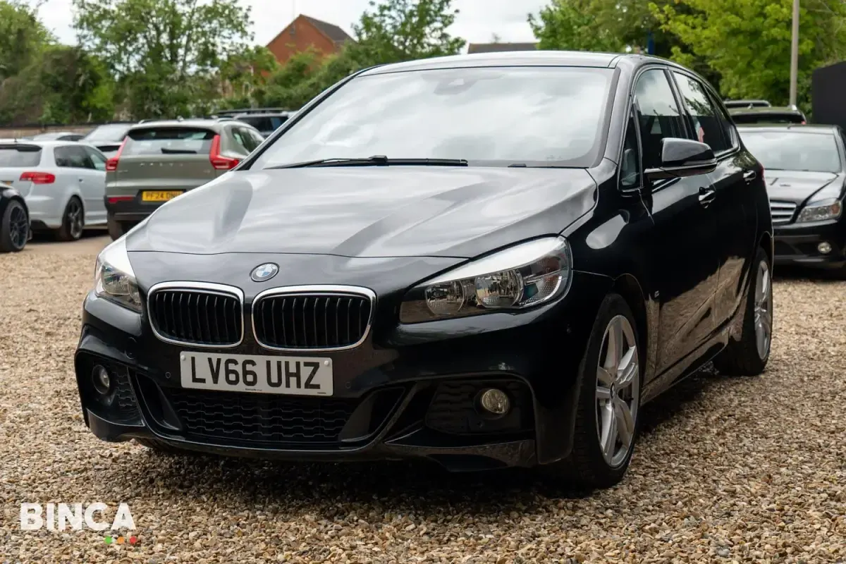 Usado BMW 218 M Sport 150 CV (110 kW) 2016 Negro Utilitario