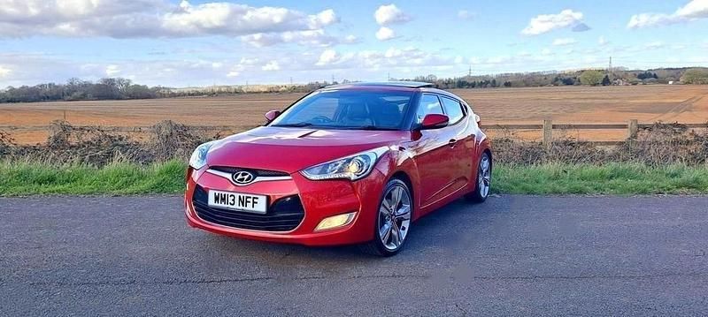 Red Used 2013 Hyundai Veloster Sport Hatchback | £5,995 (Fair price) - Image 1/4