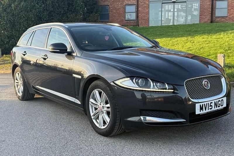 Used Jaguar XF Sportbrake Luxury 163 HP (119 kW) 2015 Estate