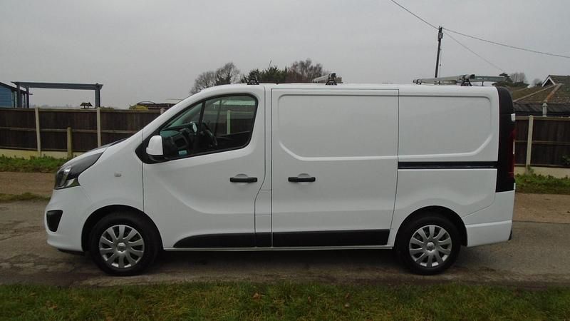 Used Vauxhall Vivaro Sportive 125 HP (91 kW) 2019 White MPV