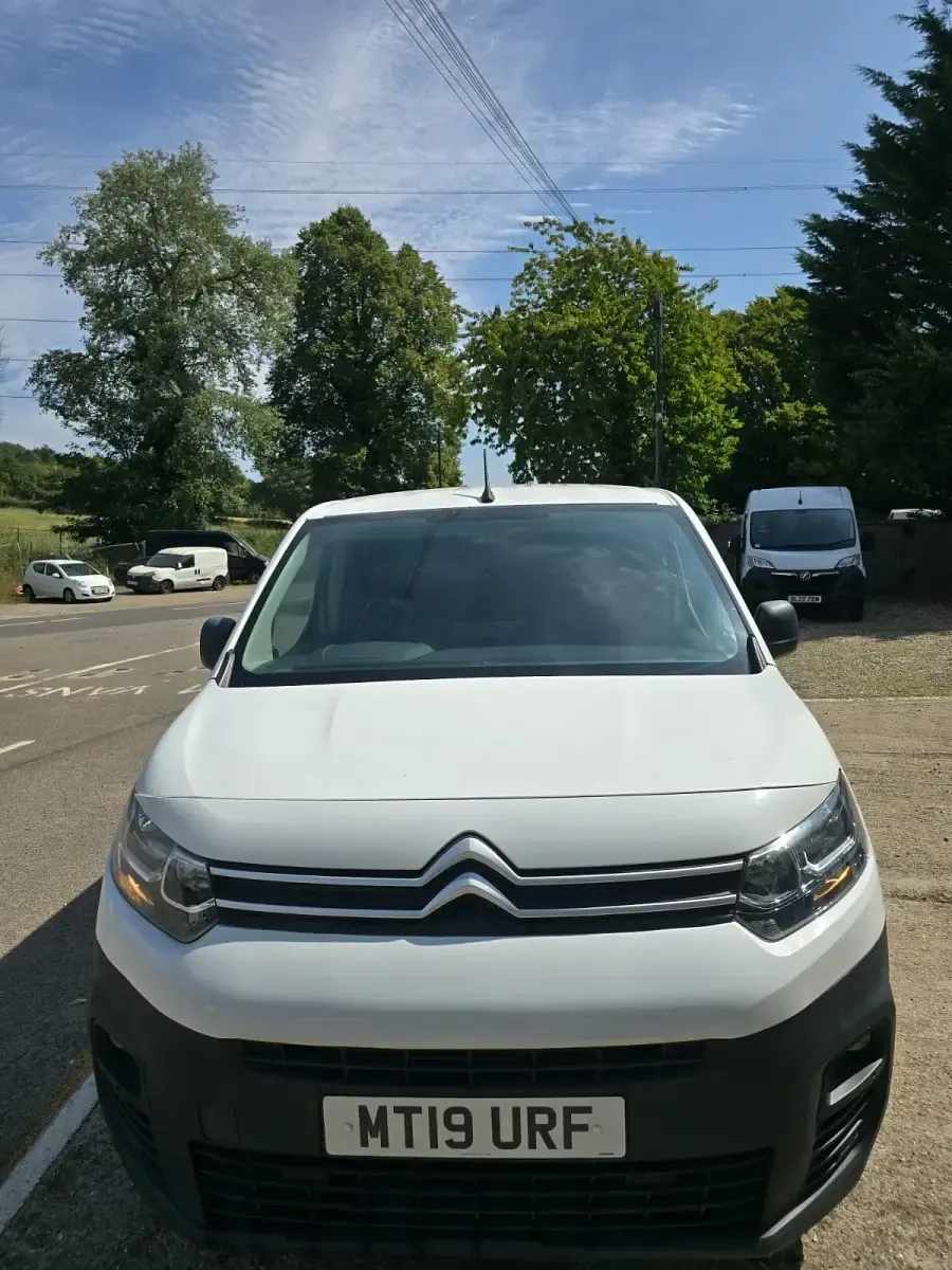 Używany Citroën Berlingo 75 KM (55 kW) 2019 Biały Minivan
