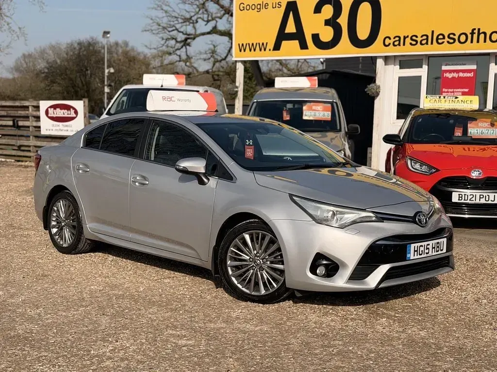 Used Toyota Avensis 2015 Silver Sedan