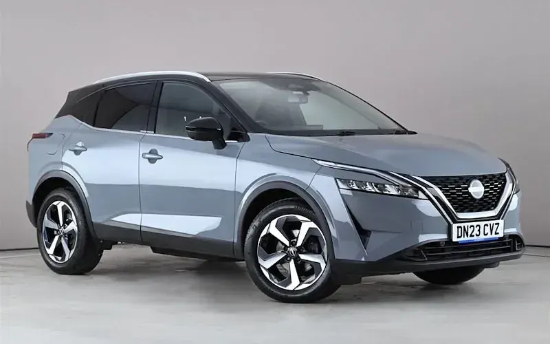 Käytetty Nissan Qashqai N-Connecta 158 HP (116 kW) 2023 Katumaasturi