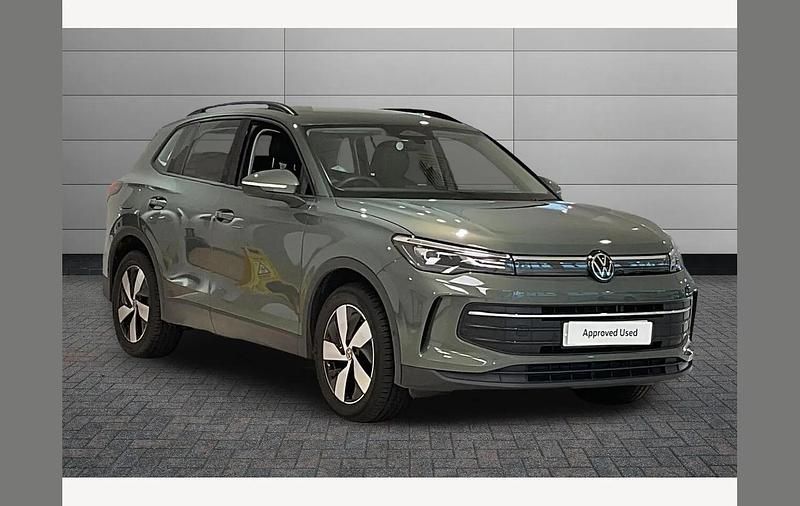 Used VW Tiguan Edition 150 HP (110 kW) 2024 Green SUV