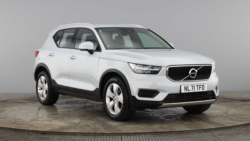 Used 2022 Volvo XC40 Momentum SUV | £18,990 (Good price) - Image 1/4