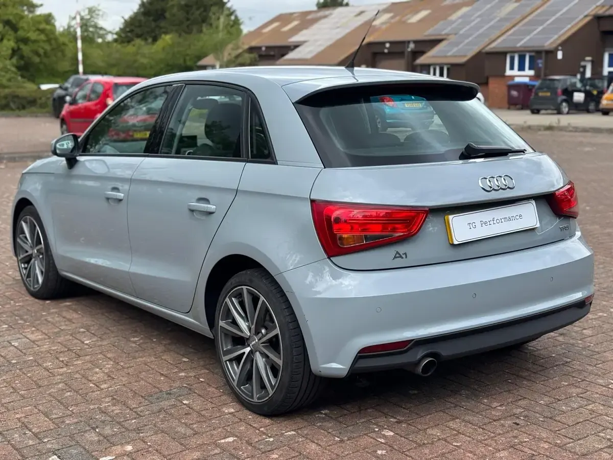 Begagnad Audi A1 Sportback Sport 2018 Grå Halvkombi