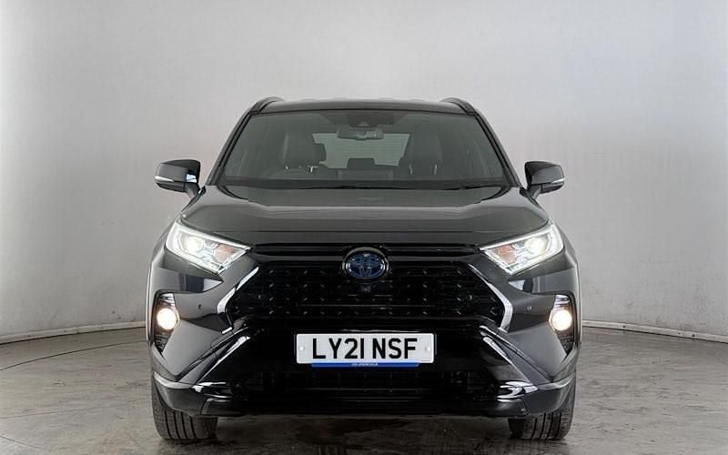 Usado Toyota RAV4 Edition 218 HP (160 kW) 2021 SUV