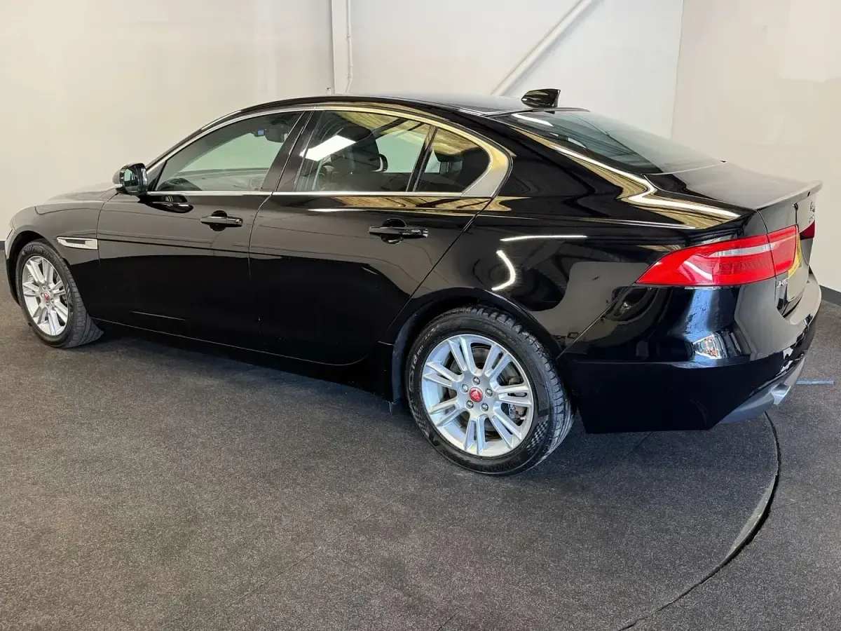 Used Jaguar XE Ingenium 200 HP (147 kW) 2018 Black Sedan