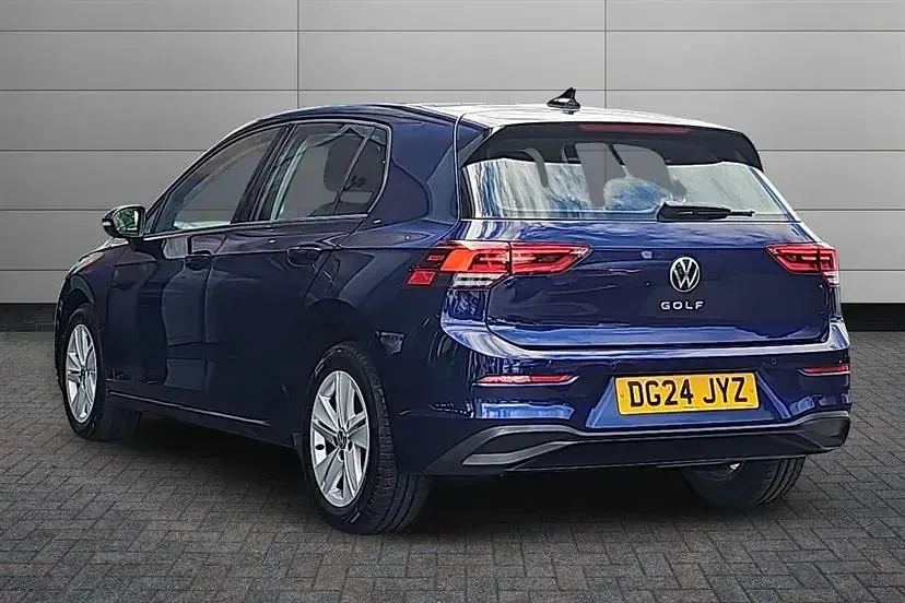 Used VW Golf VIII Life 150 HP (110 kW) 2024 Blue Hatchback