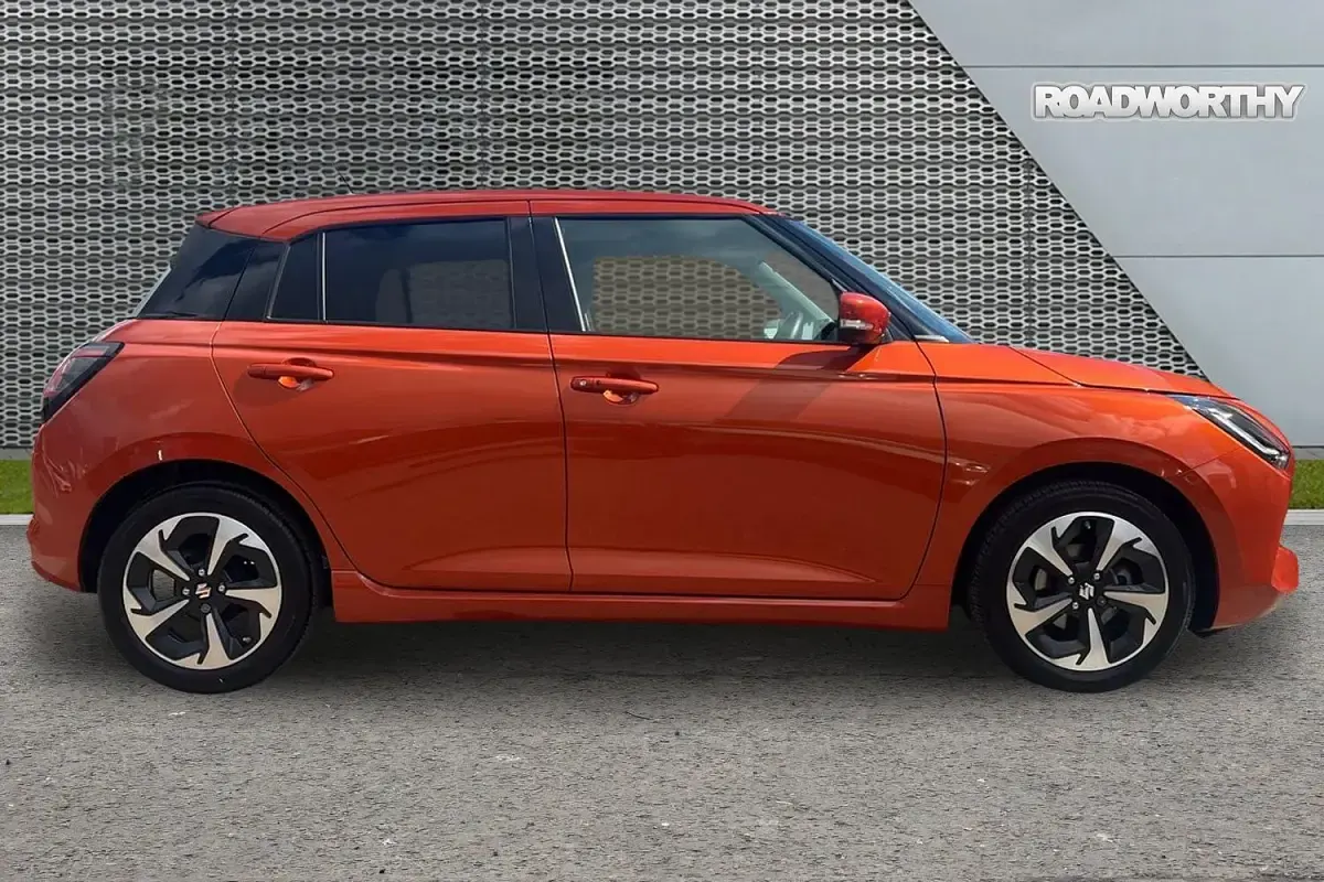 Używany Suzuki Swift 2025 Pomarańczowy Hatchback