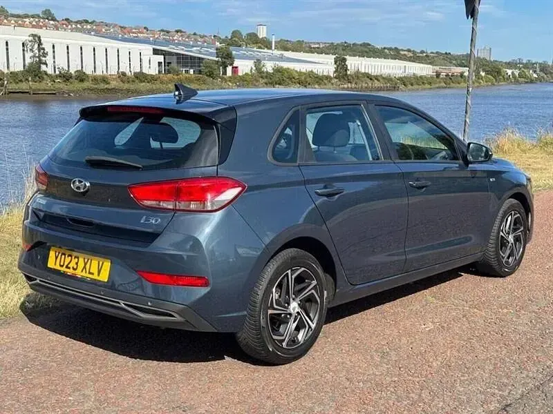 Used Hyundai i30 SE 120 HP (88 kW) 2023 Blue Hatchback