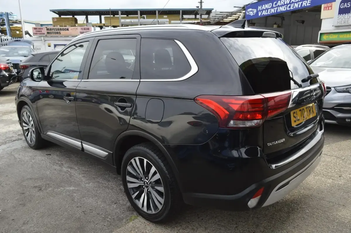 Usado Mitsubishi Outlander 150 HP (110 kW) 2020 Preto SUV