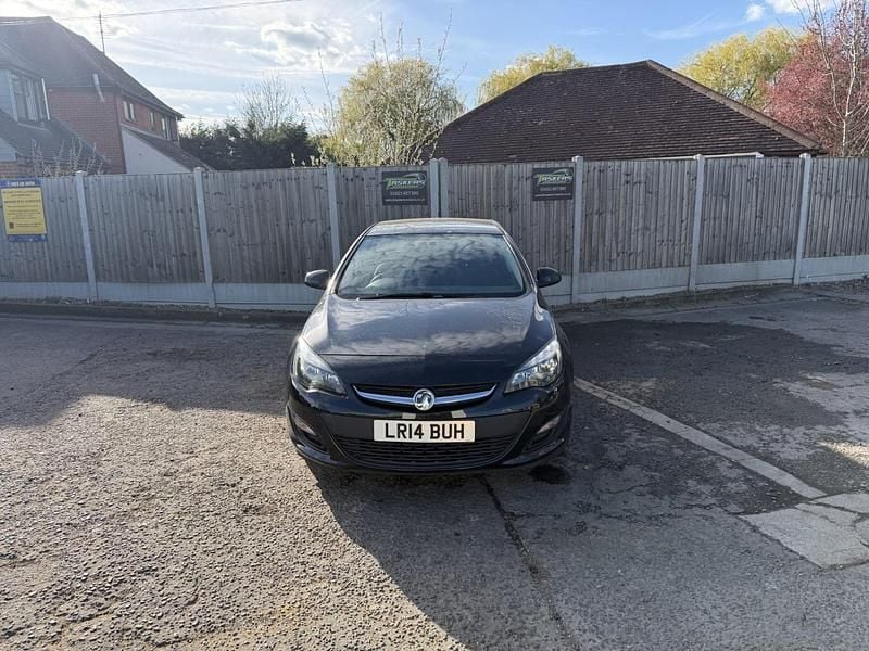 Used Vauxhall Astra Excite 2014 Black Hatchback