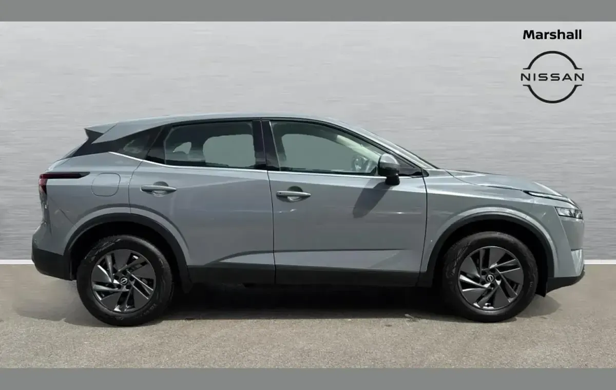 Used Nissan Qashqai Acenta Premium 155 HP (114 kW) 2024 Grey SUV