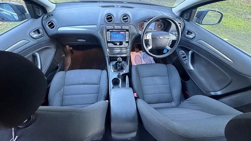 Used Ford Mondeo Titanium 163 HP (119 kW) 2010 Grey Hatchback