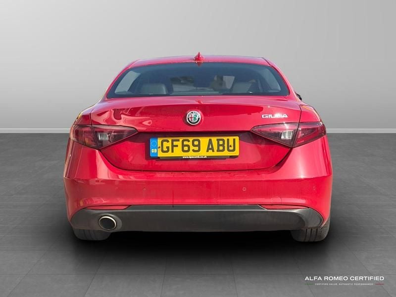 Used Alfa Romeo Giulia Super 197 HP (144 kW) 2019 Red Sedan