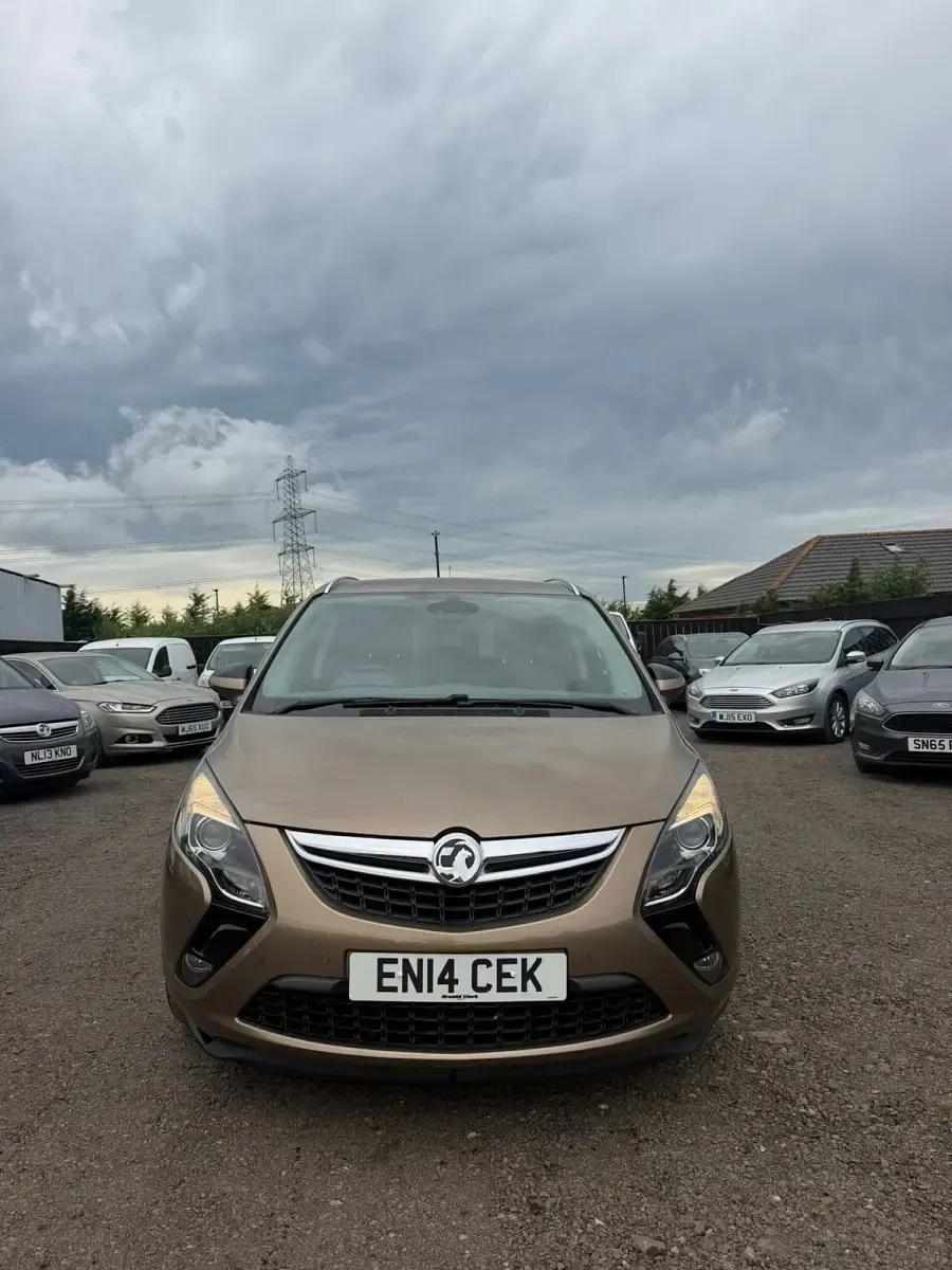 Used Vauxhall Zafira 170 HP (125 kW) 2014 Brown MPV