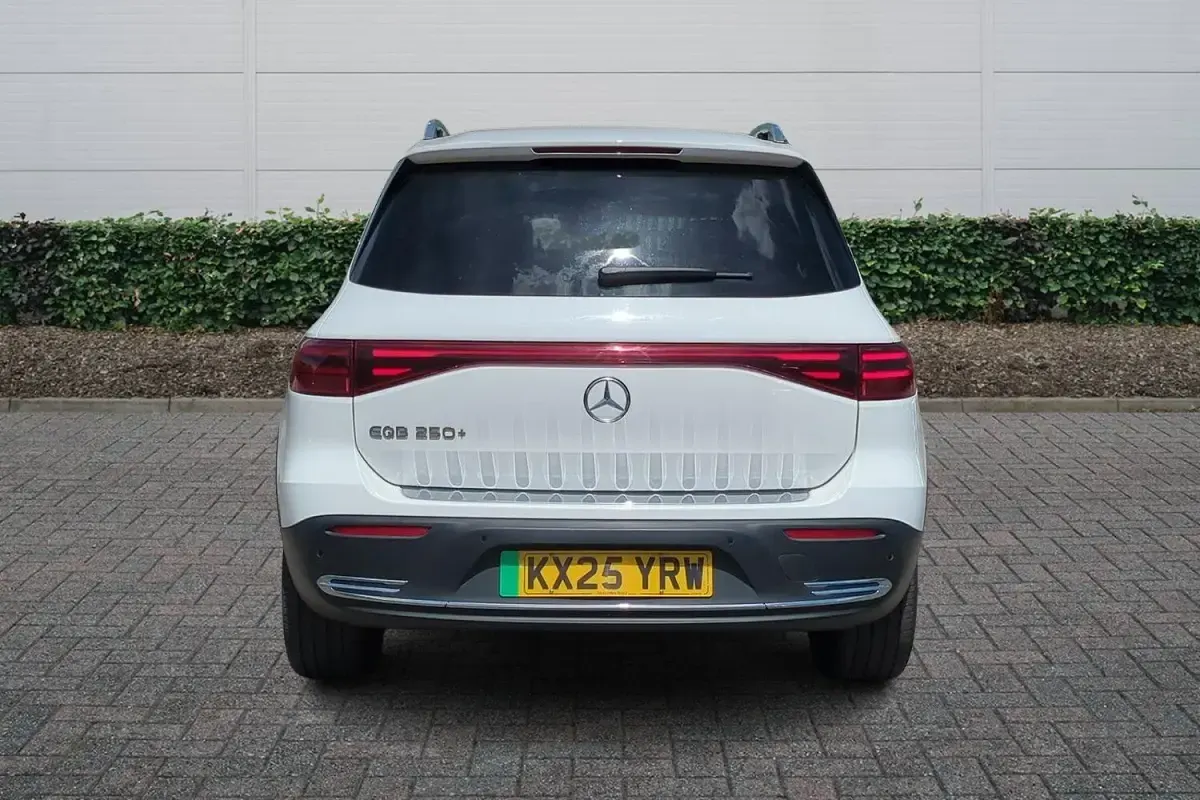 Used Mercedes EQB250+ Executive 139 kW (190 HP) 2025 White SUV