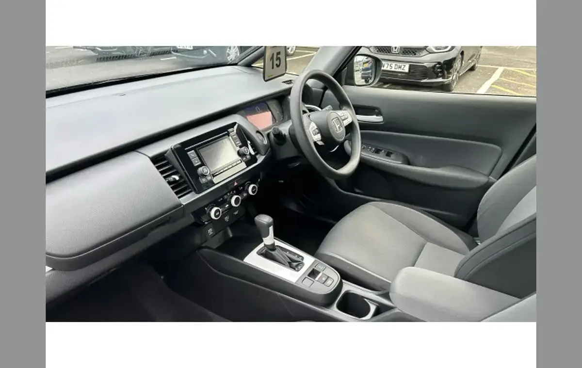 Second-hand Honda Jazz Hybrid 109 CP (80 kW) 2021 Negru Hatchback