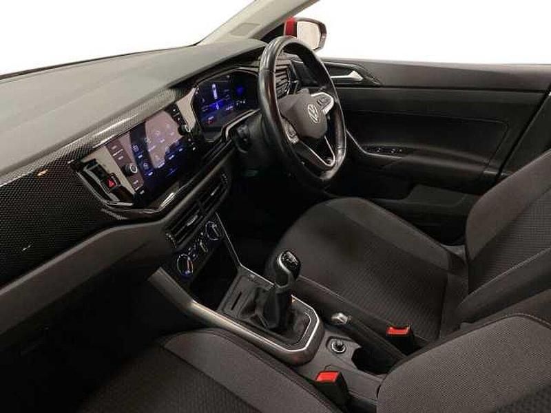 Used VW Polo Life 95 HP (69 kW) 2023 Red Hatchback