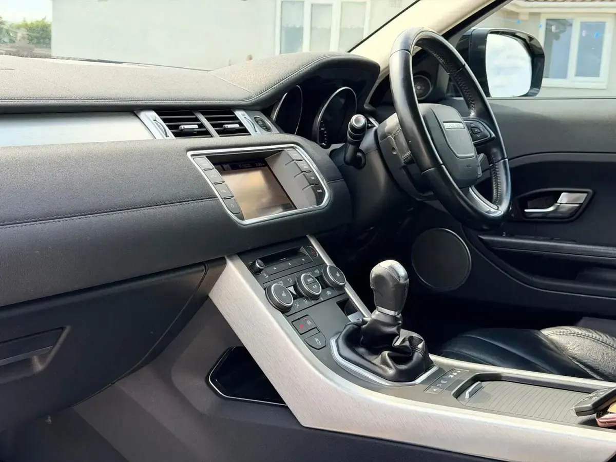 Used Land Rover Range Rover evoque Pure 150 HP (110 kW) 2013 Black SUV