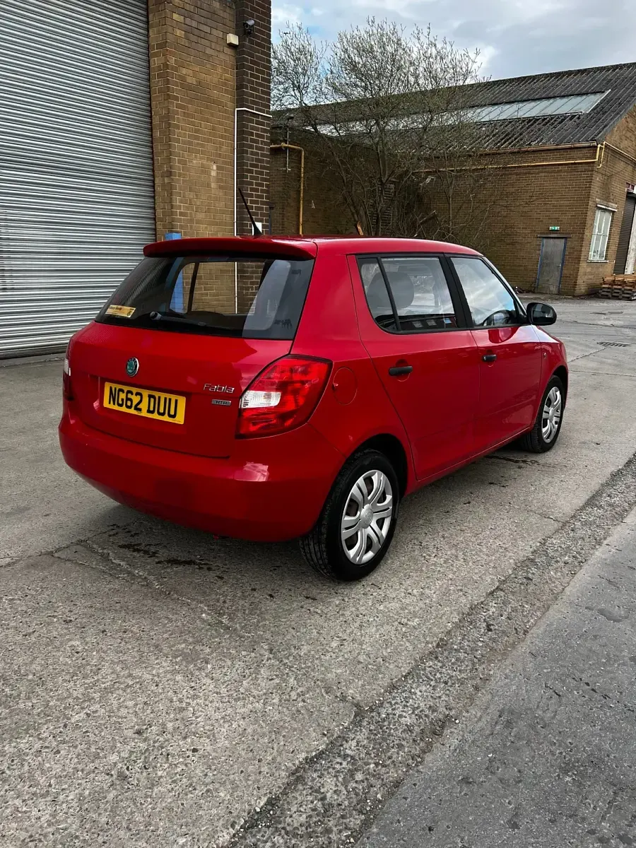 Używany Skoda Fabia 2013 Czerwony Hatchback