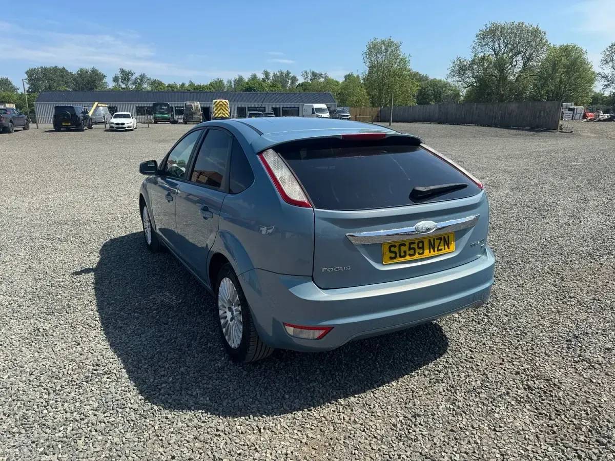 Used Ford Focus Titanium 99 HP (72 kW) 2009 Blue Hatchback