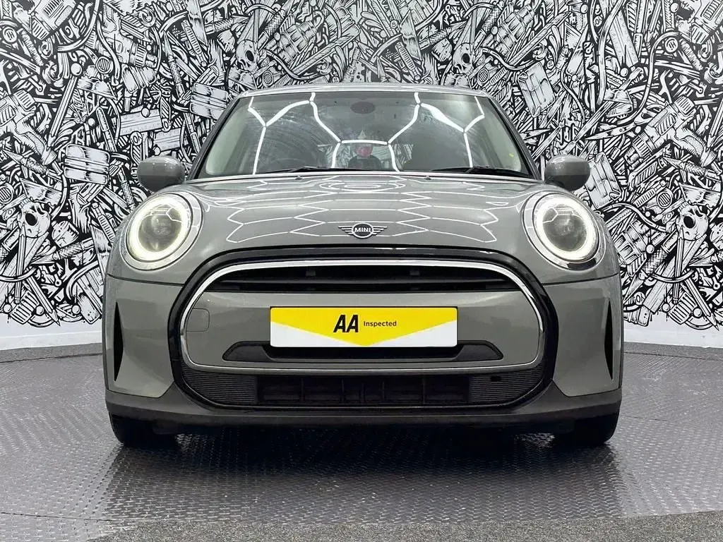 Używany Mini ONE Classic 102 KM (75 kW) 2022 Szary Hatchback