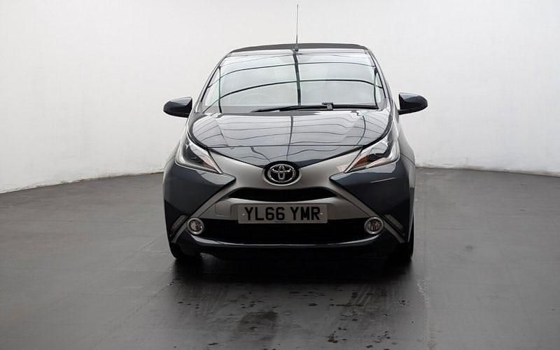 Used Toyota Aygo X-clusiv 69 HP (50 kW) 2016 Grey Hatchback