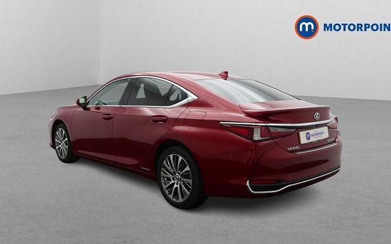 Used Lexus ES300H 218 HP (160 kW) 2021 Red Sedan