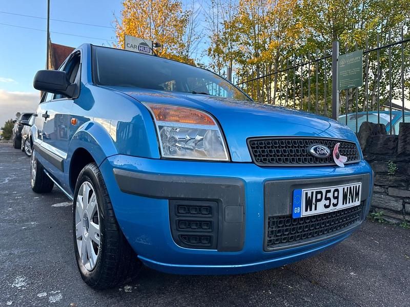 Blue Used 2009 Ford Fusion Style Hatchback | £1,995 (Fair price) - Image 1/4