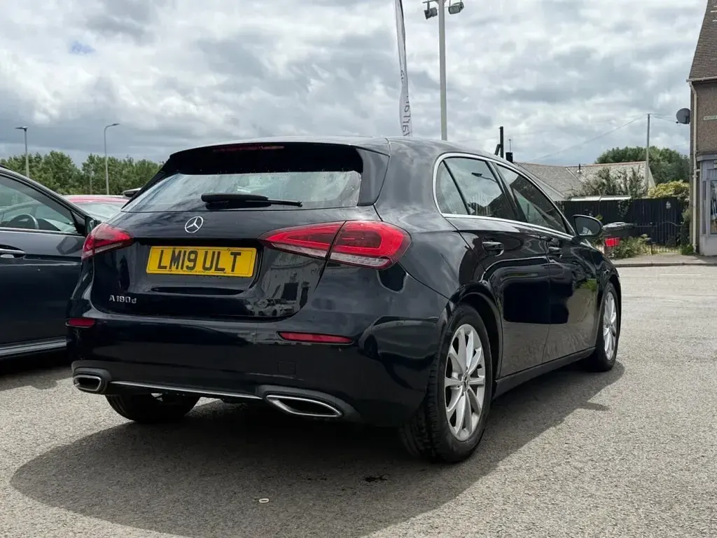 Used Mercedes A180 116 HP (85 kW) 2019 Black Hatchback
