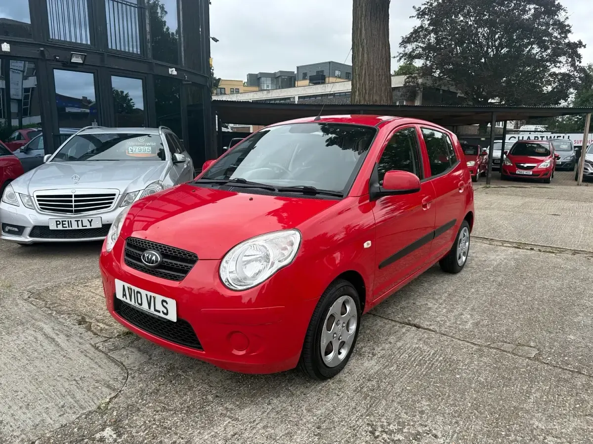Used Kia Picanto 64 HP (47 kW) 2010 Red Hatchback