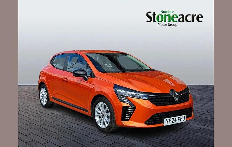 Used Renault Clio V Evolution 88 HP (64 kW) 2024 Orange Hatchback