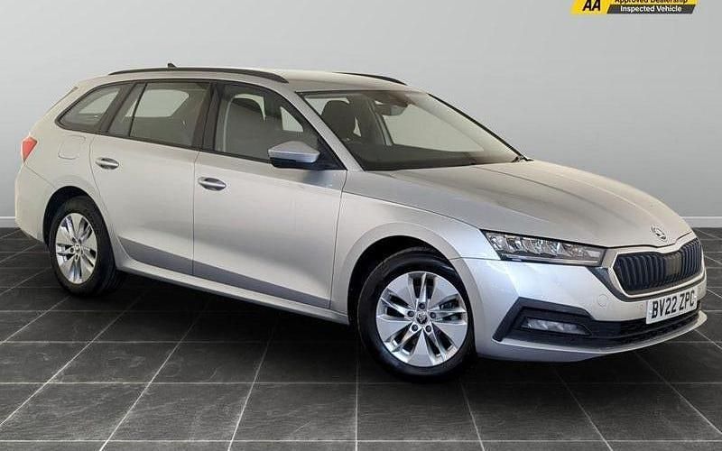 Used 2024 Skoda Octavia SE Technology Estate | £14,295 (Good price) - Image 1/2